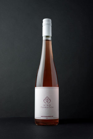 Svätovavrinecké (Ružové polosladké víno) fľaša